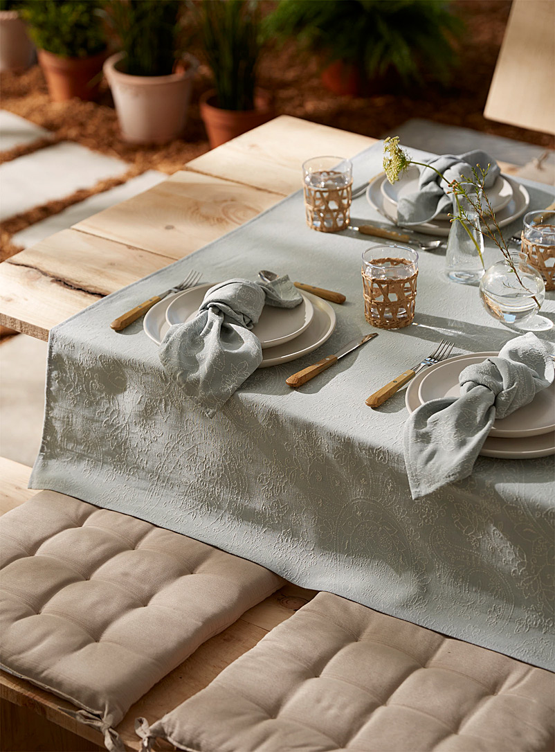 Tablecloths | Kitchen & Dining room | Simons Canada