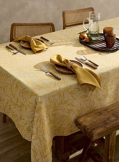 Jacquard tropical foliage tablecloth