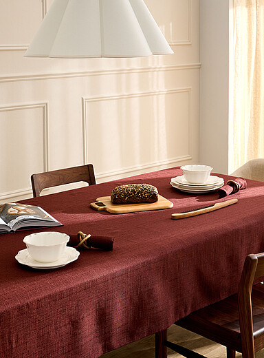 Simons Maison Rust Heathered burgundy textured tablecloth