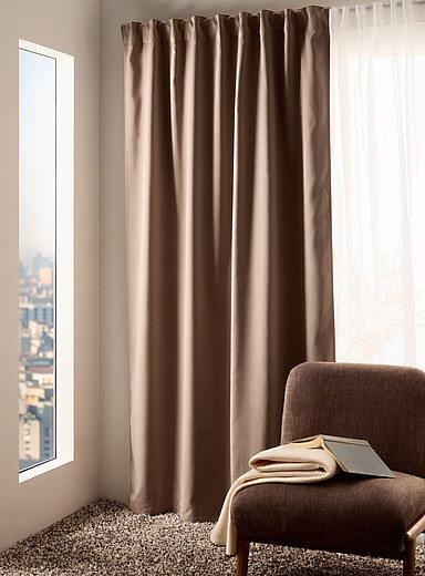 Le rideau coupe-lumi&egrave;re faux su&egrave;de velout&eacute; <b>Un panneau</b> 135 x 220 cm