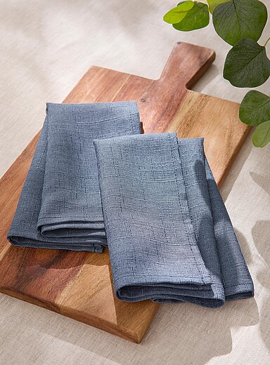 Les serviettes de table textur&eacute;es bleu denim Ensemble de 2