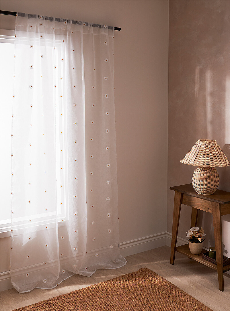 Embroidered Daisies Sheer Curtain One Panel 130 X 220 Cm
