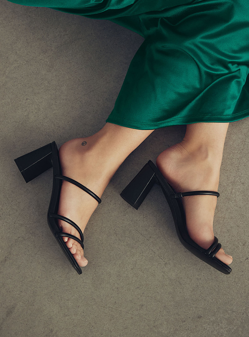 Steve Madden: La sandale brides tubulaires Avani Femme Noir pour femme