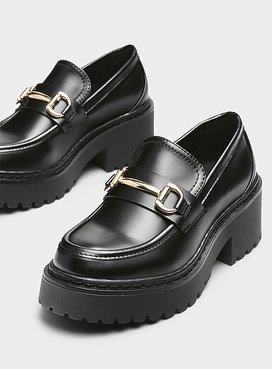 Approach golden buckle notched loafers Women