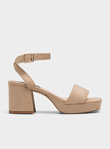 Steve Madden: La sandale effet su&egrave;de talon bloc Genial Sable pour femme