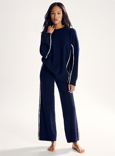 Everyday Sunday Indigo/Dark Blue Contrasting lines soft knit lounge pant for women
