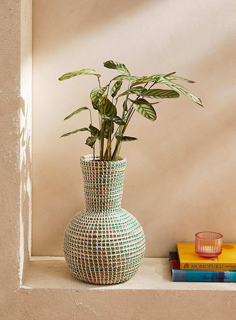 Twisted seagrass vase | Simons Maison | Stylish Objects & Decor
