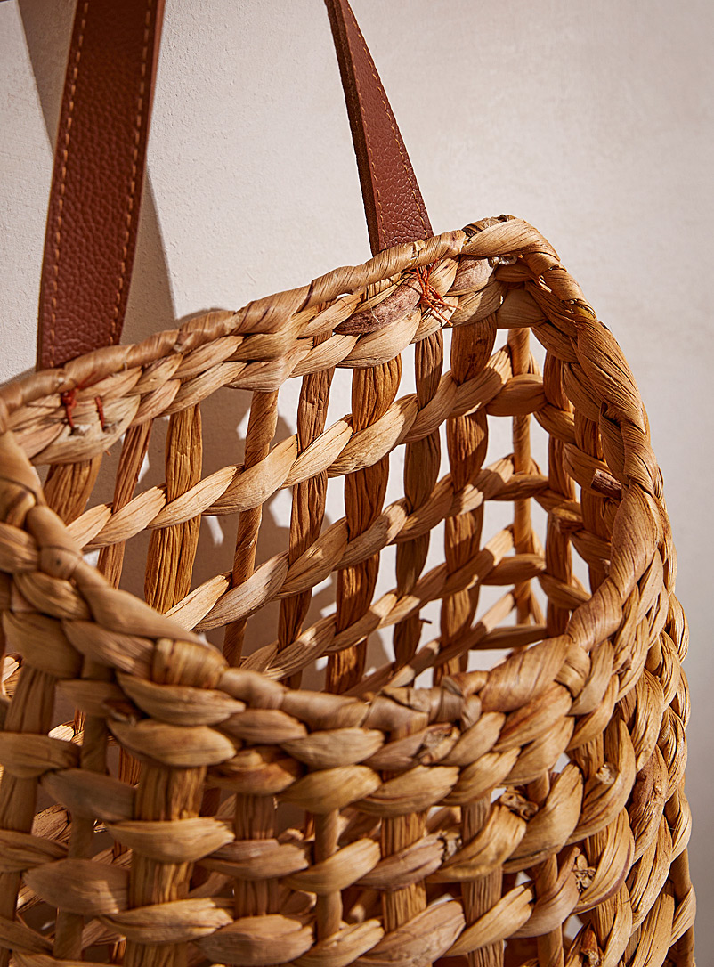Water hyacinth rounded wall basket product image 2