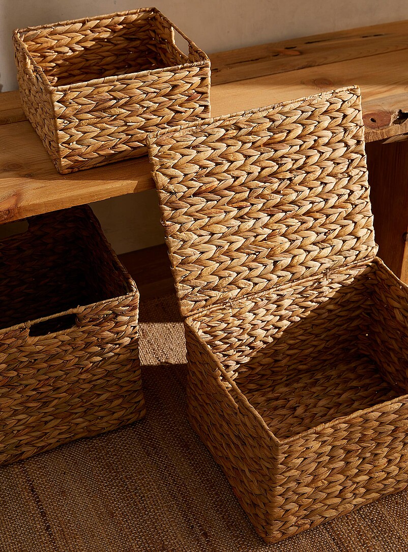Large water hyacinth storage basket with lid product image (primary)