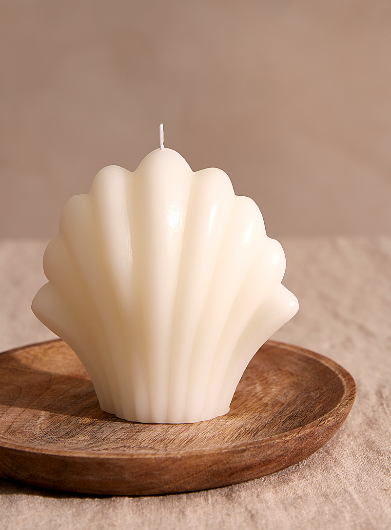 Simons Maison Ivory White Seashell candle