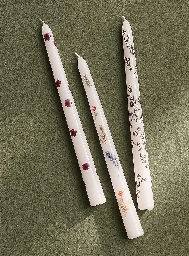 Small flowers elongated candles Set of 3 product image (primary)