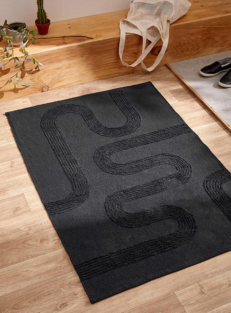 Simons Maison: Le tapis courbes touffetées 90 x 130 cm Noir