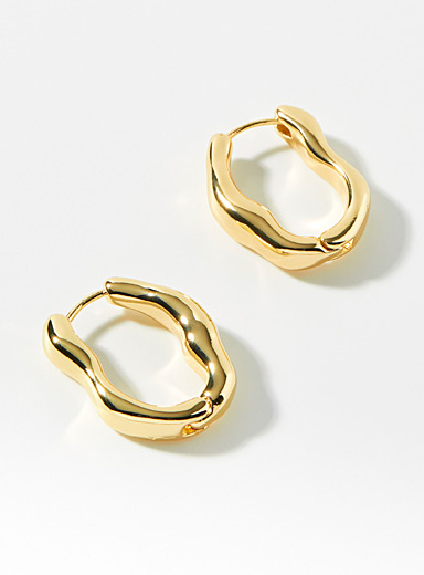 Sinuous hoops