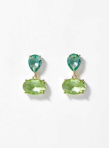 Les boucles d'oreilles pierres facett&eacute;es vertes