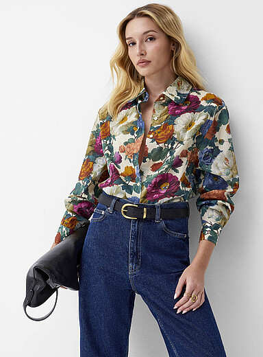 La chemise ample floraison luxuriante