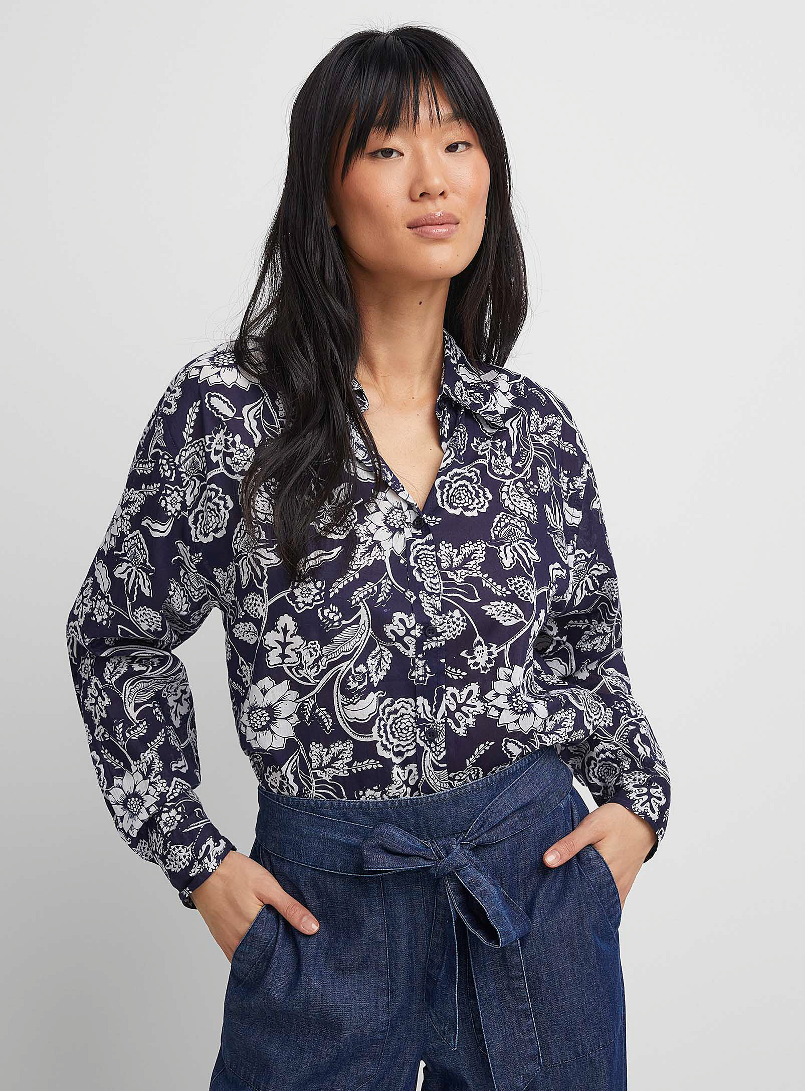 Icone Luxurious Bloom Loose Shirt In Patterned Blue