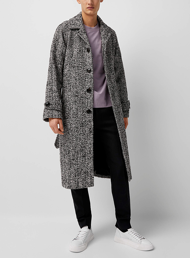 Ami: Le long manteau ceinturé lainage moucheté Noir pour homme