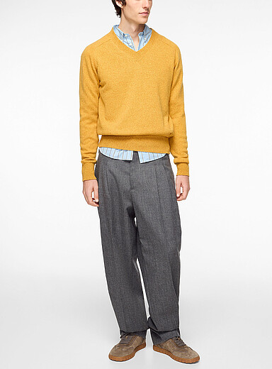 Ami Sunflower Yellow Marled V-neck sweater for men