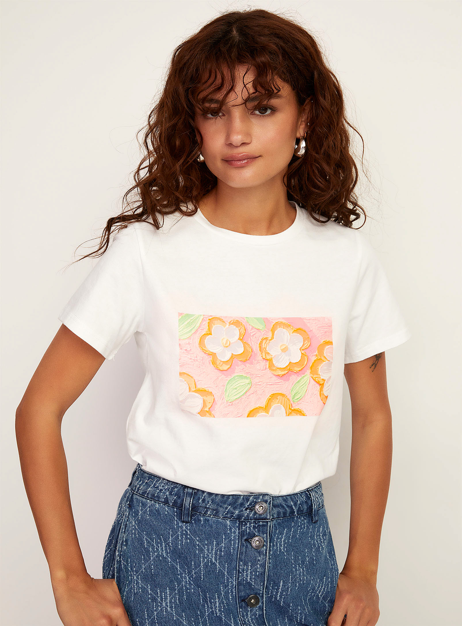 Icone Pastel Tones Floral Print T-shirt In White