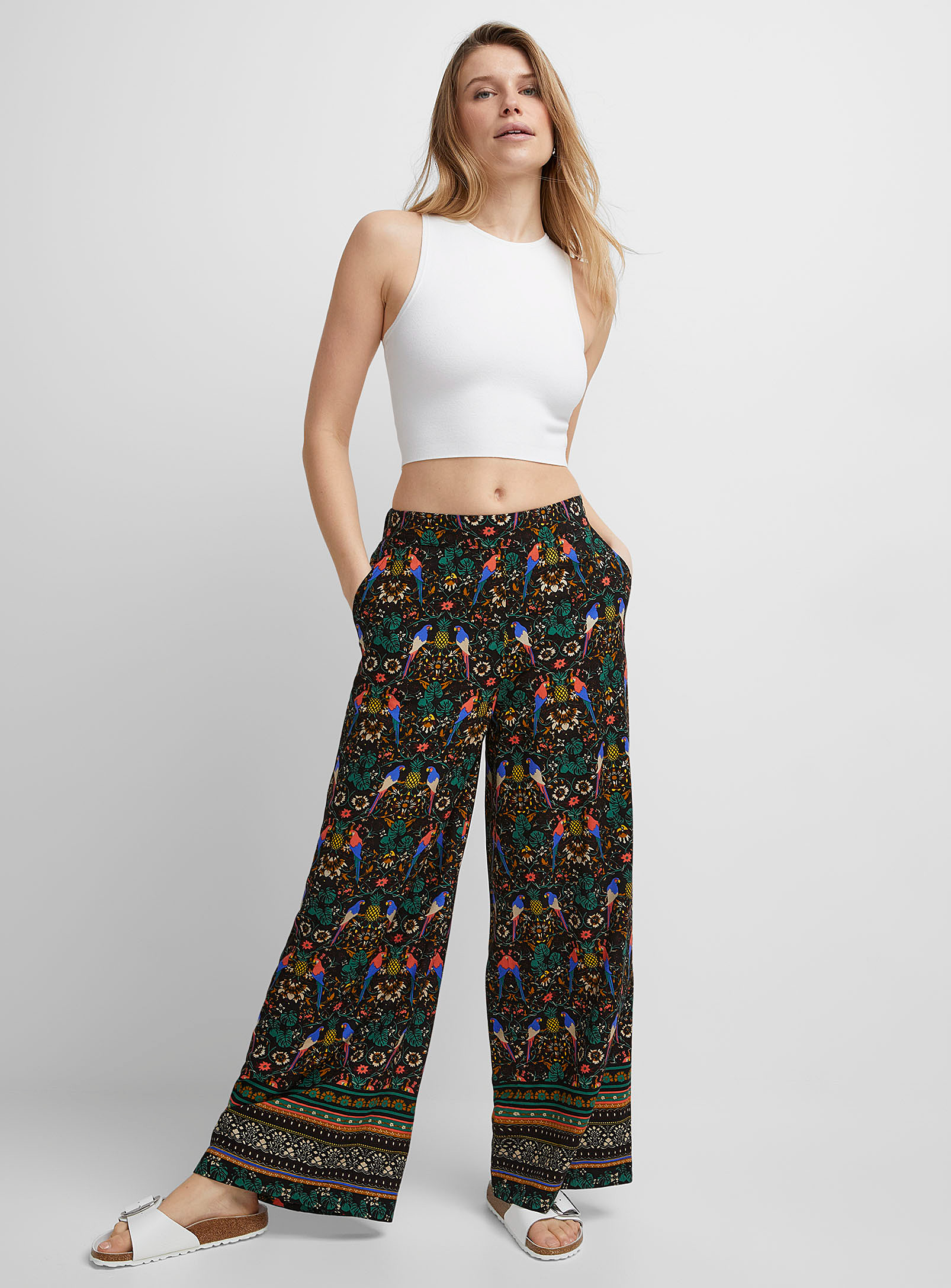 Icone Wide-leg Flowy Pant In Patterned Black