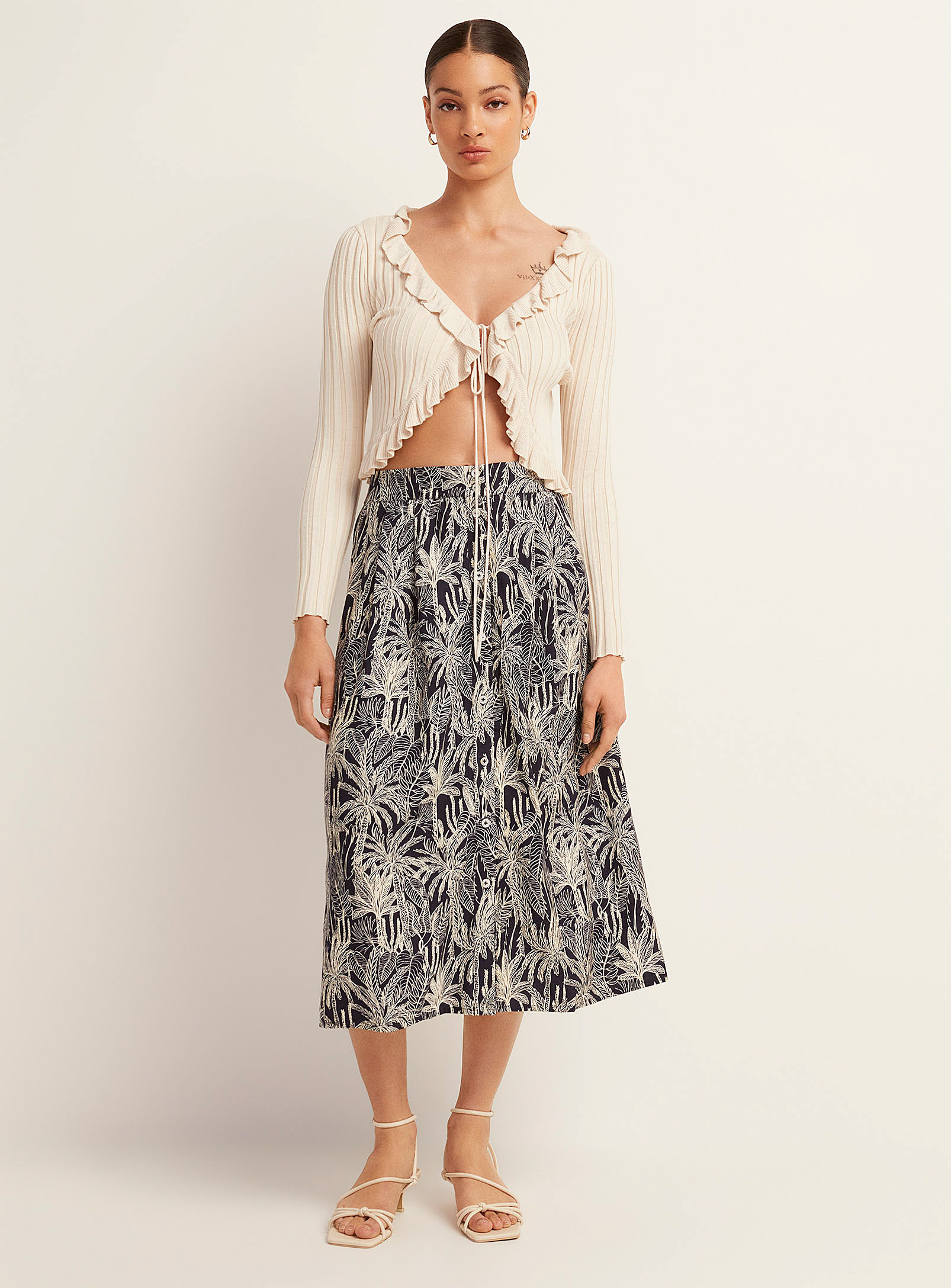 Icone Buttoned Flowy Skirt In Patterned Blue