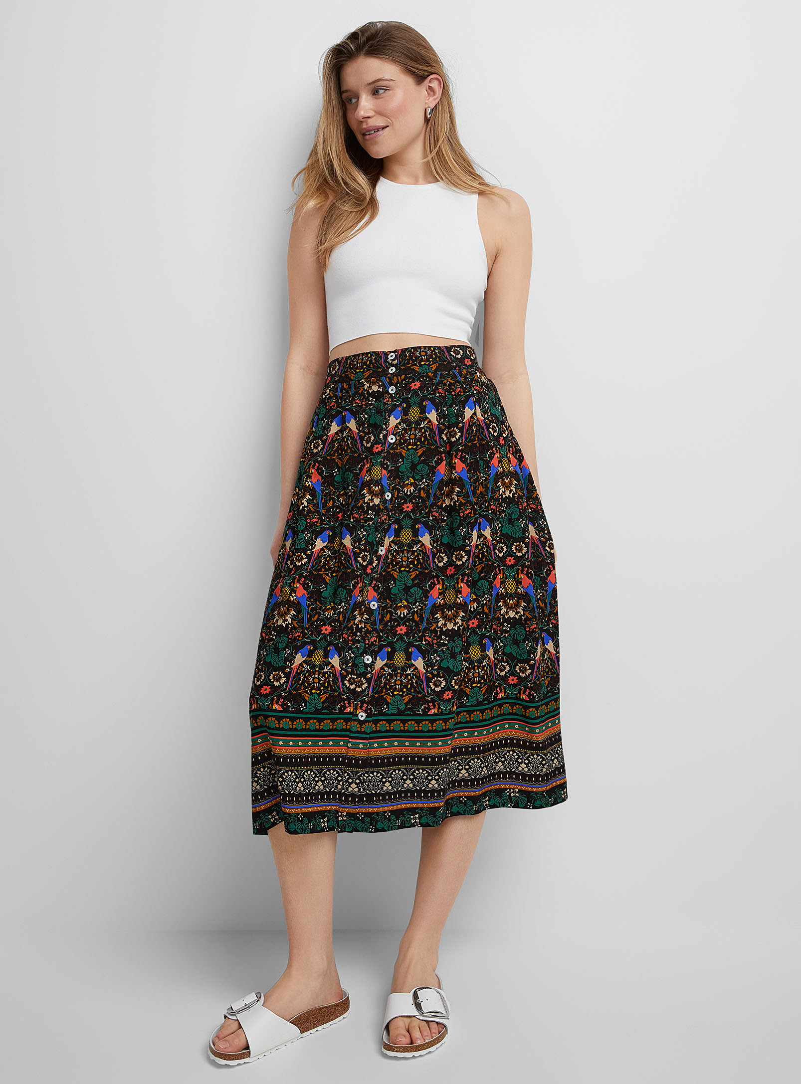 Icone Buttoned Flowy Skirt In Patterned Black