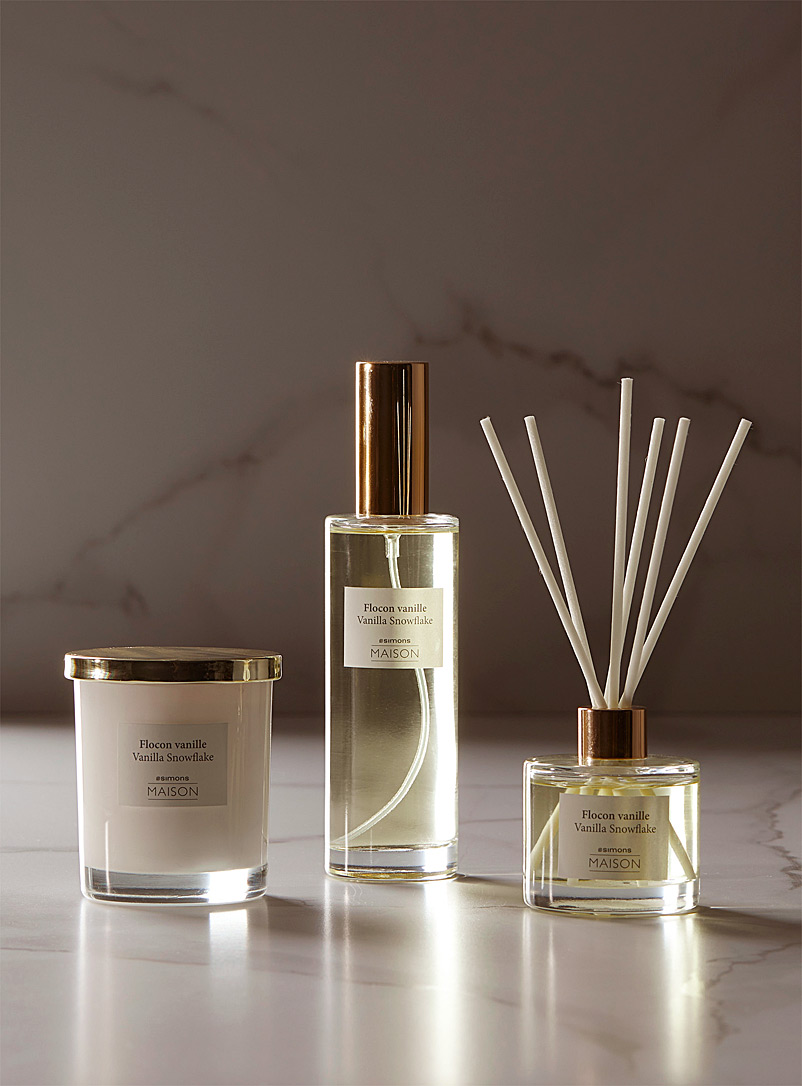 Simons Maison Assorted Vanilla snowflake home fragrance set 3-piece set