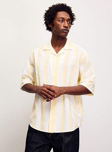 La chemise col ouvert rayures verticales <b>Coupe relaxe</b>