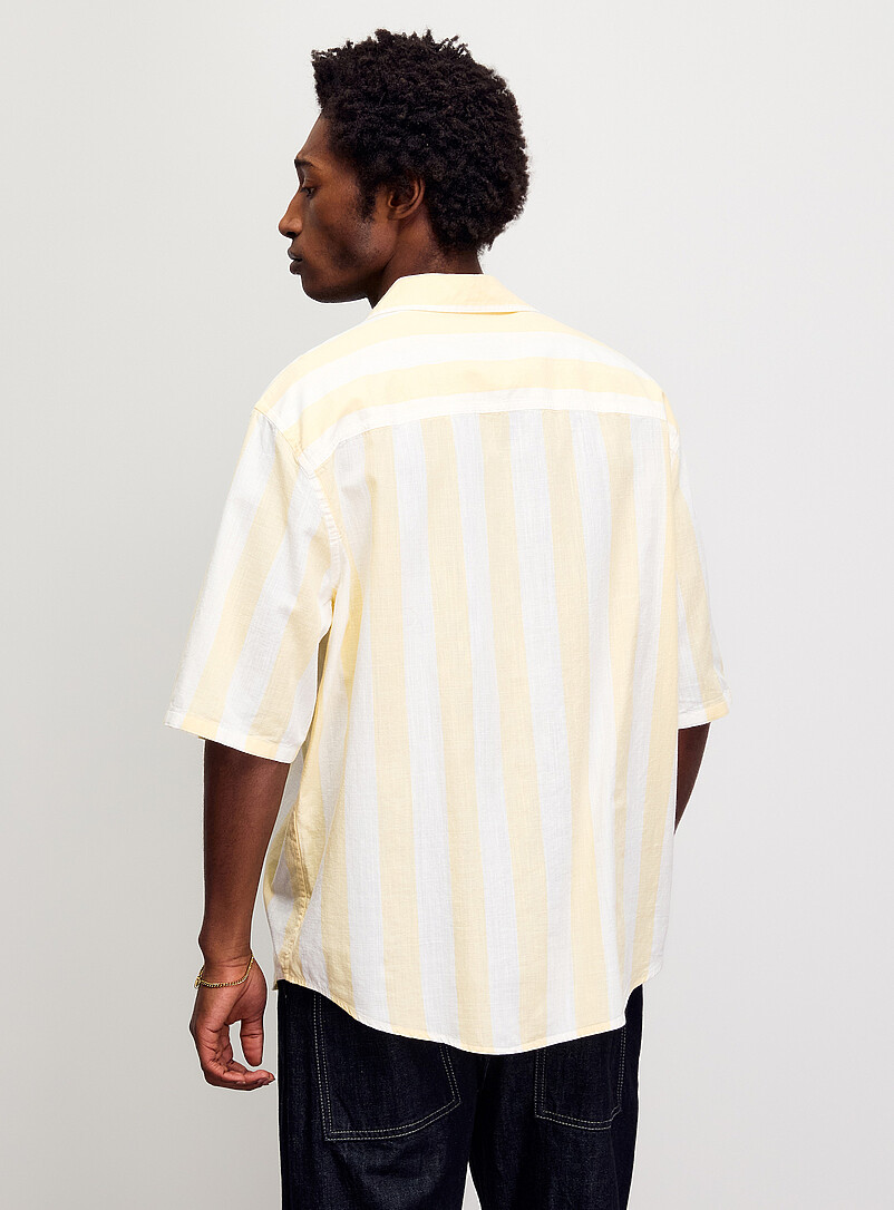 Only & Sons: La chemise col ouvert rayures verticales <b>Coupe relaxe</b> Jaune dor&eacute; pour homme