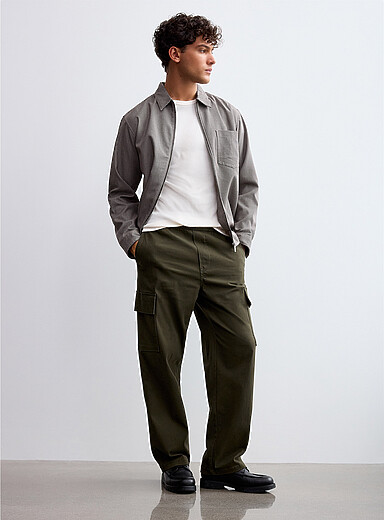 Le pantalon cargo taille &eacute;lastique <b>Coupe droite</b>