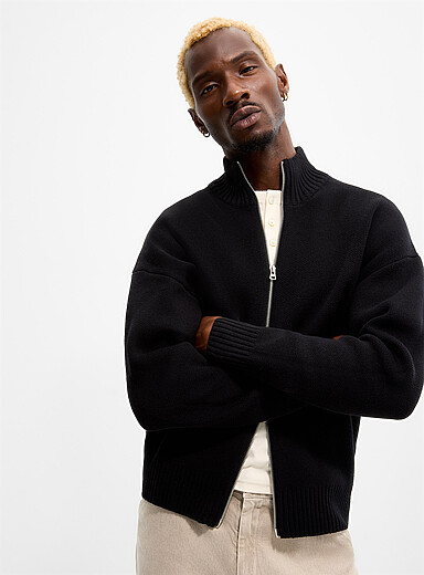 Minimalist zipped cardigan