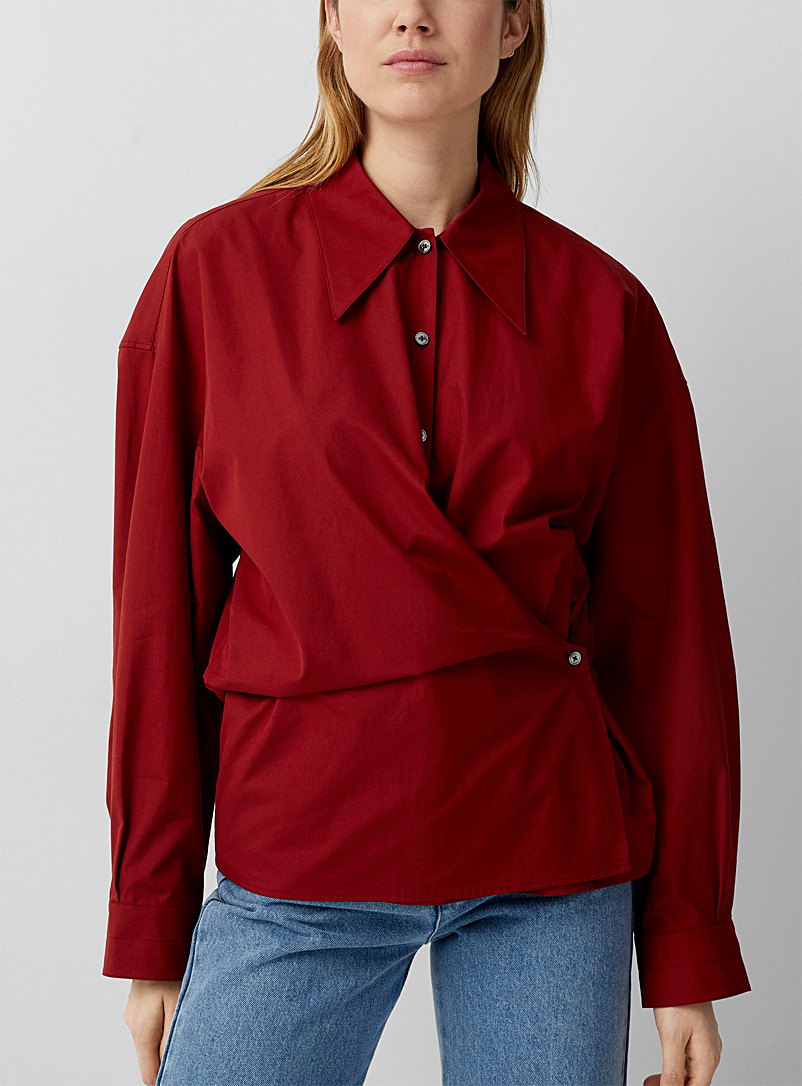 Lemaire: Le chemise blanche twistée Rouge foncé-vin-rubis pour femme