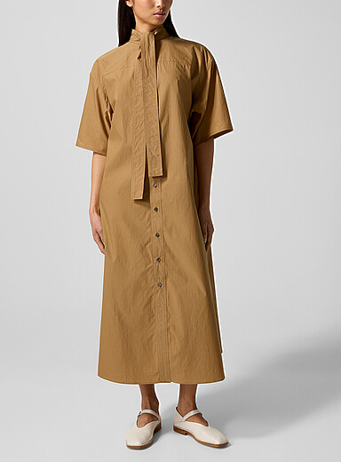 Lemaire: La robe chemise r&eacute;versible &agrave; col lavalli&egrave;re Brun clair pour femme