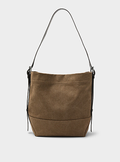 Belt-like handle tote