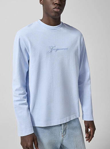 Jacquemus: Le t-shirt manches longues Pigmento Bleu p&acirc;le - Bleu ciel pour homme