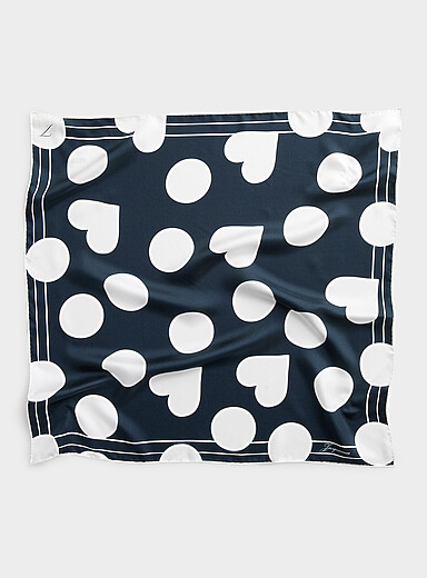 Le foulard de soie Le C&oelig;ur 