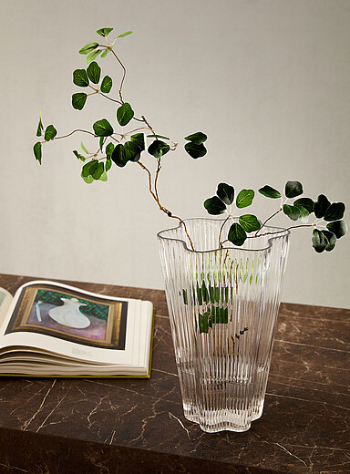 Simons Maison: Le vase ondul&eacute; verre rainur&eacute; Transparent