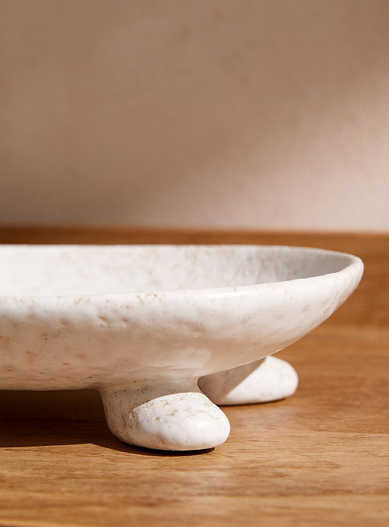 Simons Maison: Le plateau sur pied c&eacute;ramique textur&eacute;e Blanc