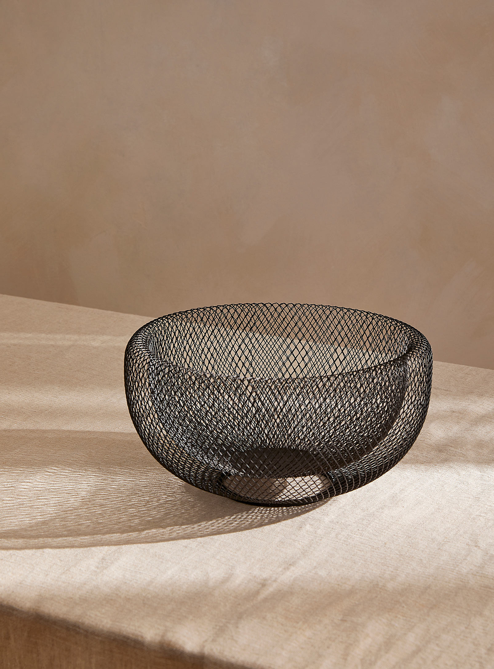 Simons Maison Colored Wire Mesh Fruit Bowl In Black