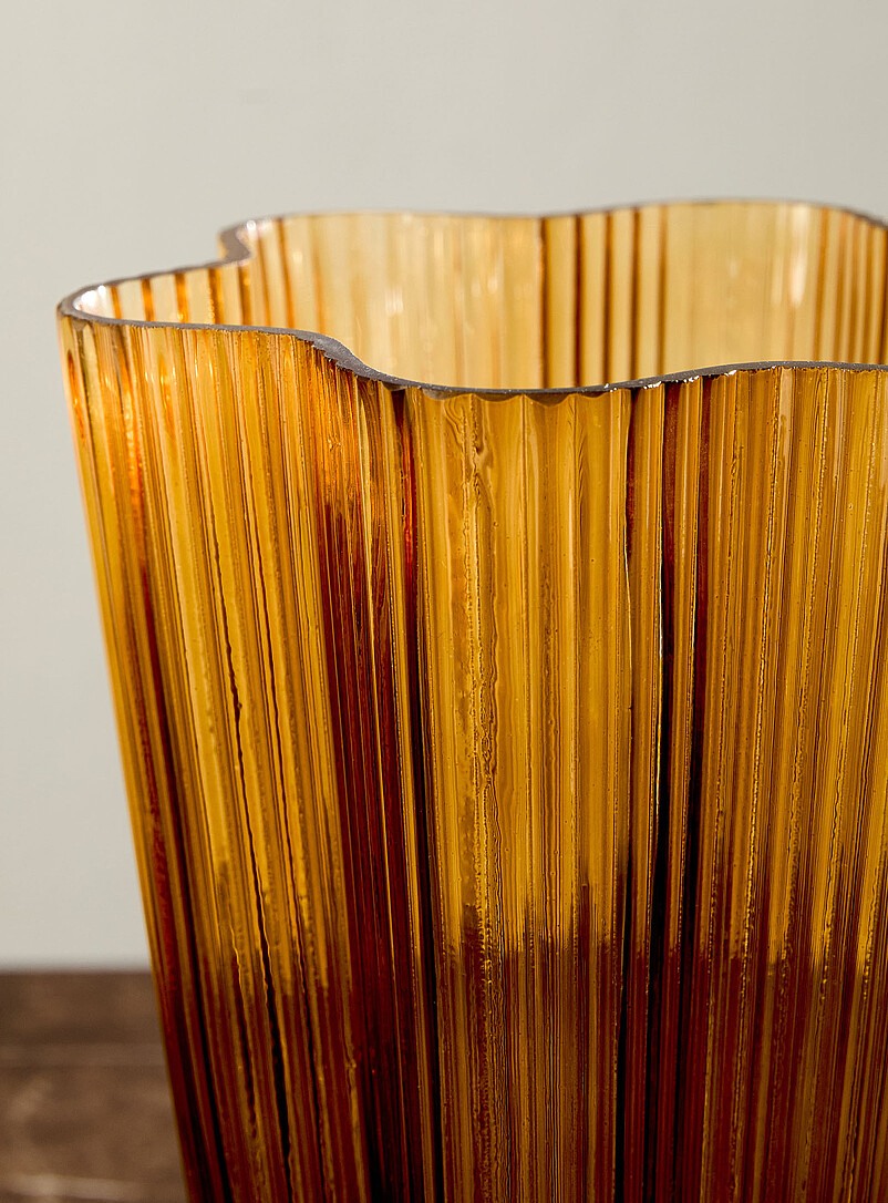 Grooved glass wavy vase product image 2
