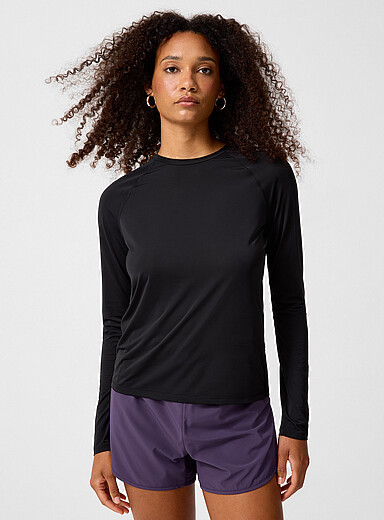 Micro-perforated raglan long-sleeve T-shirt
