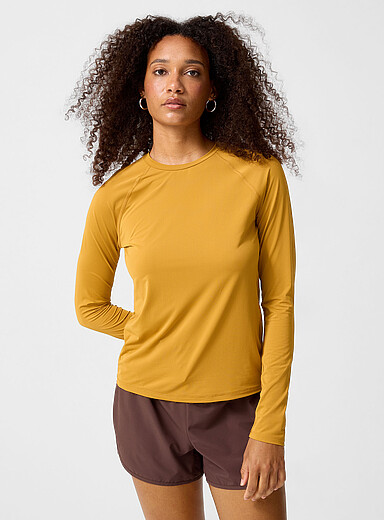 Le t-shirt manches longues raglan microperfor&eacute;