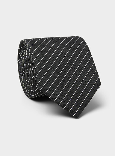 Etched stripe tie