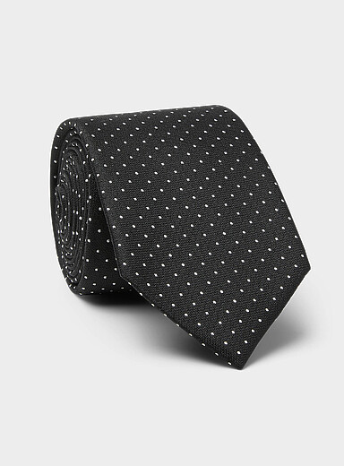 Dotwork tie