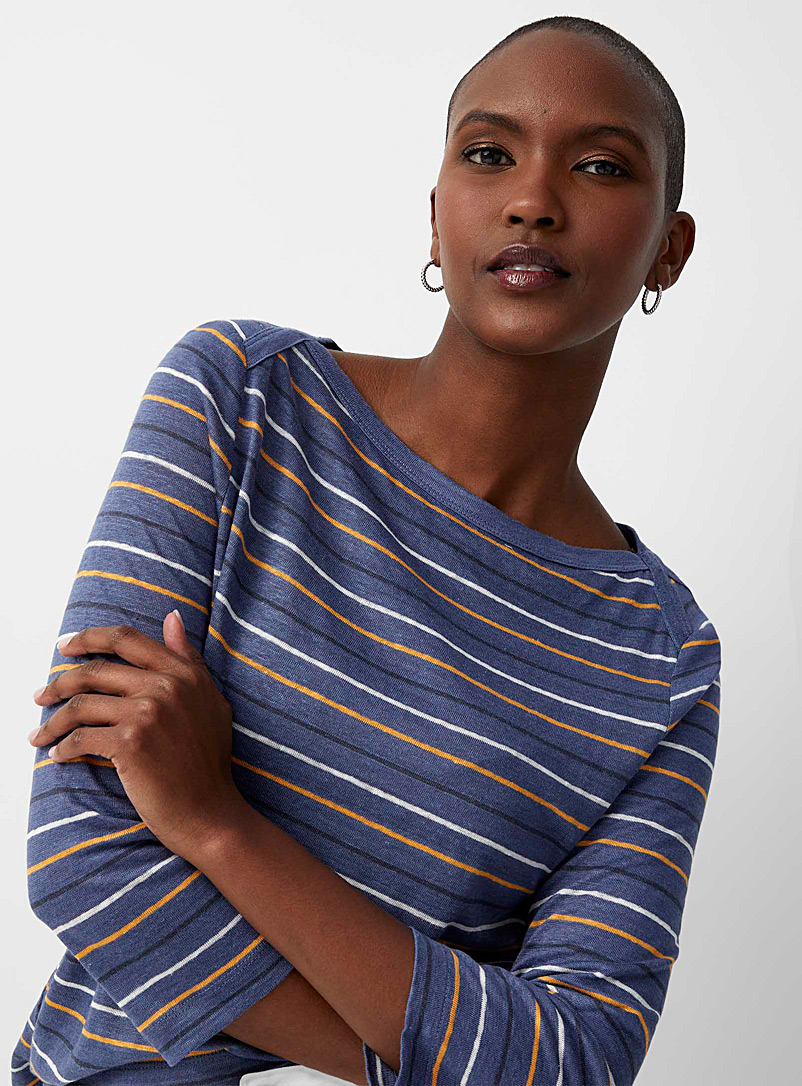 Contemporaine: Le t-shirt col bateau lin imprimé Bleu moyen-ardoise pour femme