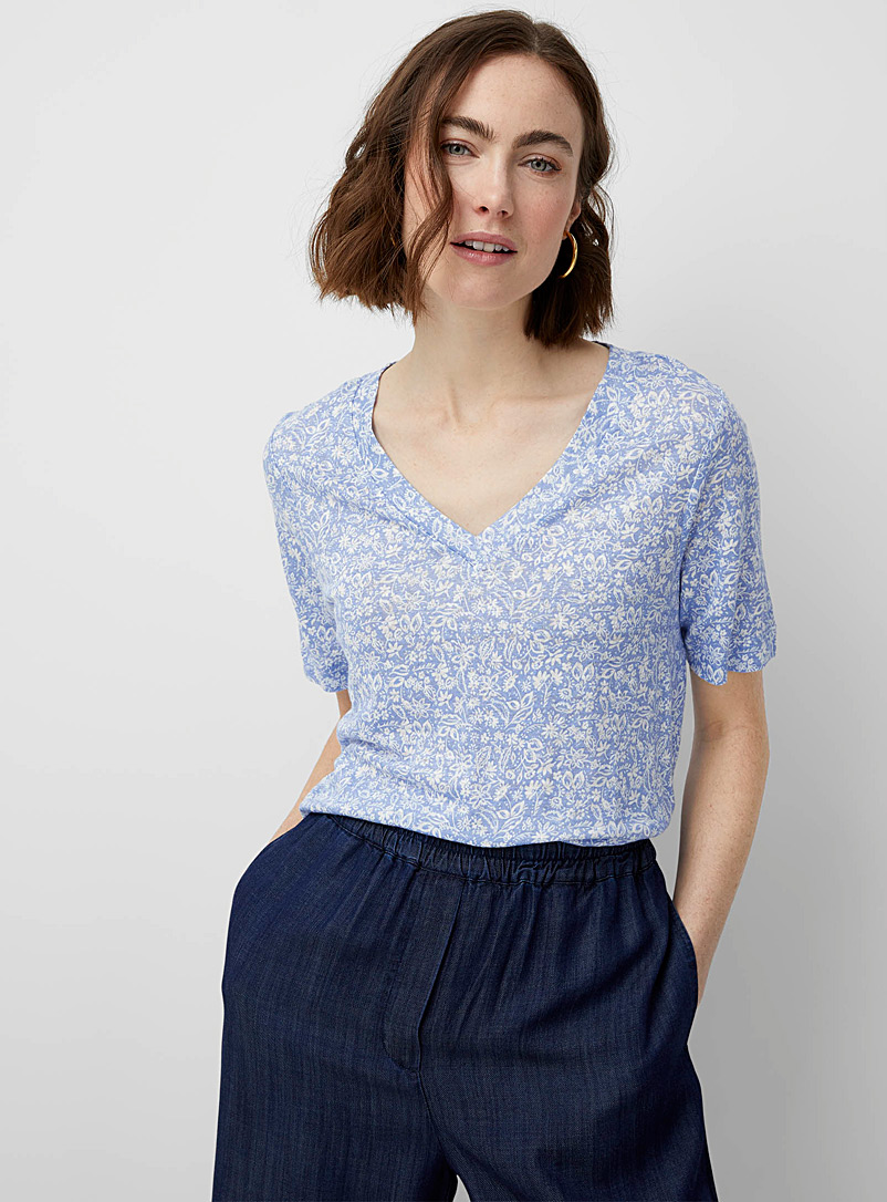 Contemporaine: Le t-shirt col V lin imprimé Bleu pour femme