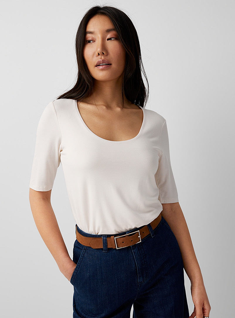 Contemporaine: Le t-shirt col dégagé doux jersey Sable pour femme