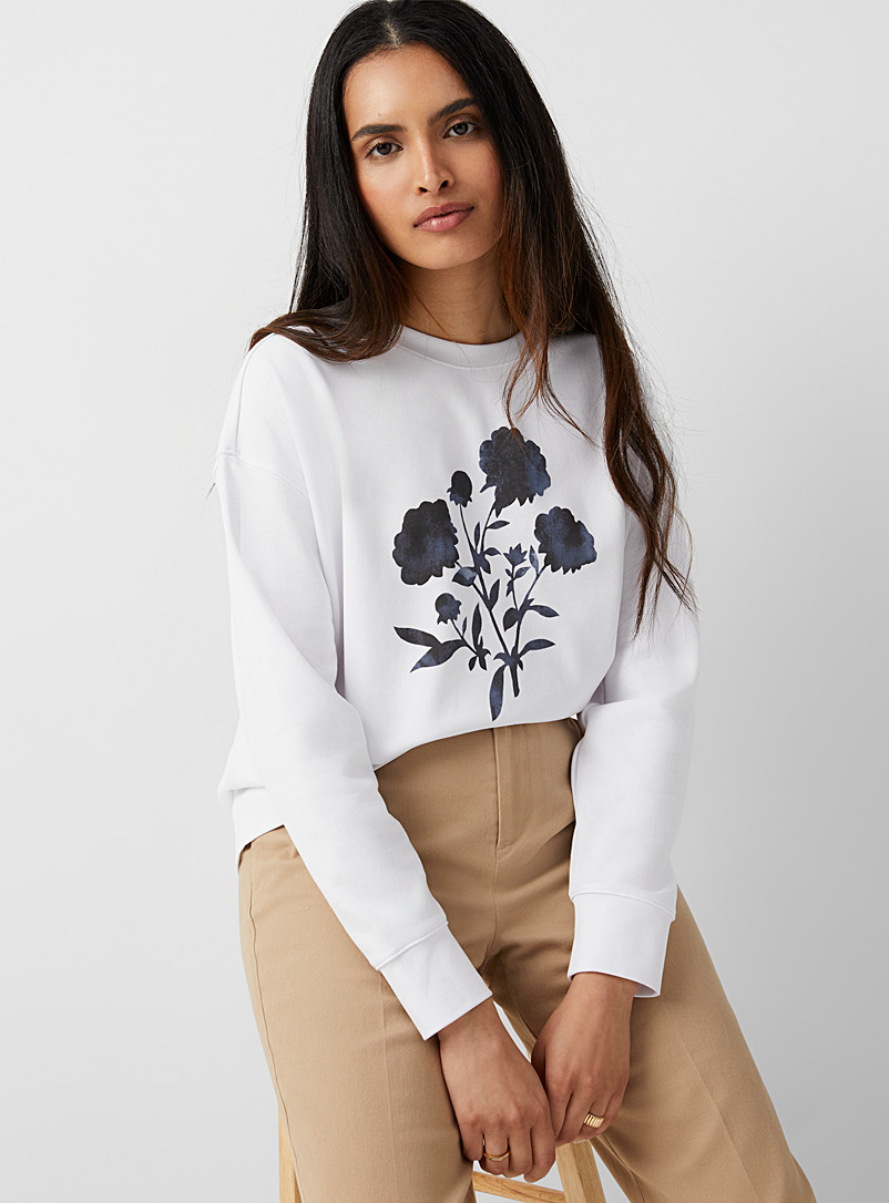 Contemporaine White Shaded flowers lightweight sweater for women