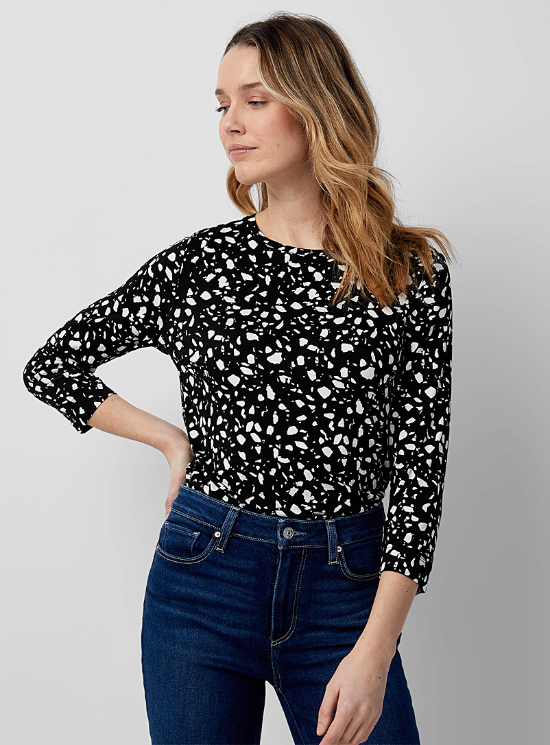 Contemporaine Black and White Flowy print T-shirt for women