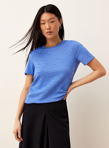Le t-shirt carr&eacute; texture 3D